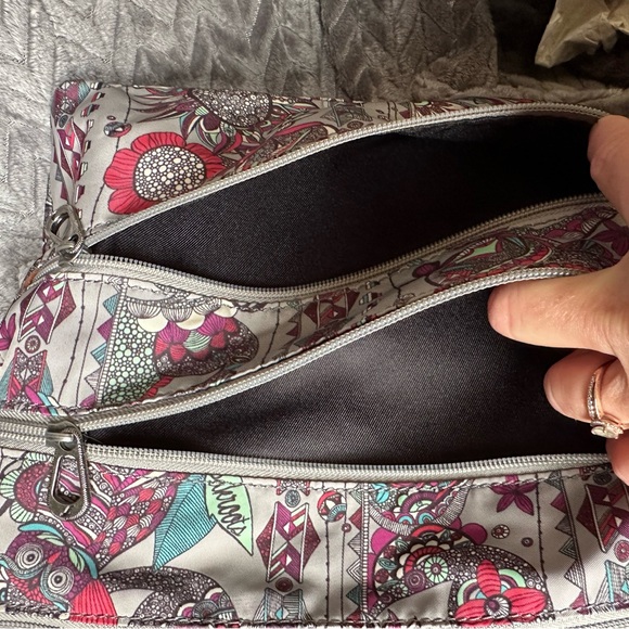 Sakroots Nylon Multi-Pocket Crossbody - Picture 8 of 11